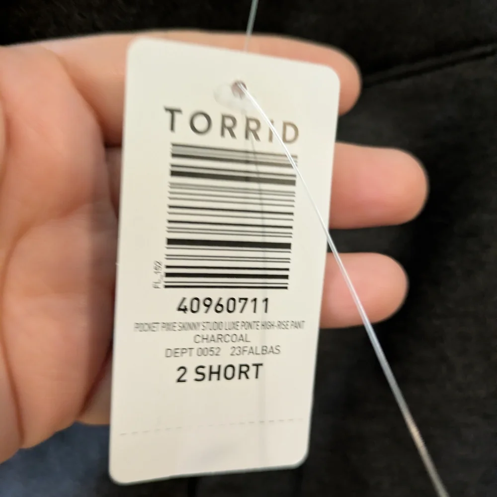 New with tags! torrid Gray High-Waisted Leggings - Picture 6 of 11